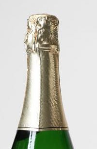 different-types-wine-bottle-closures-header-3